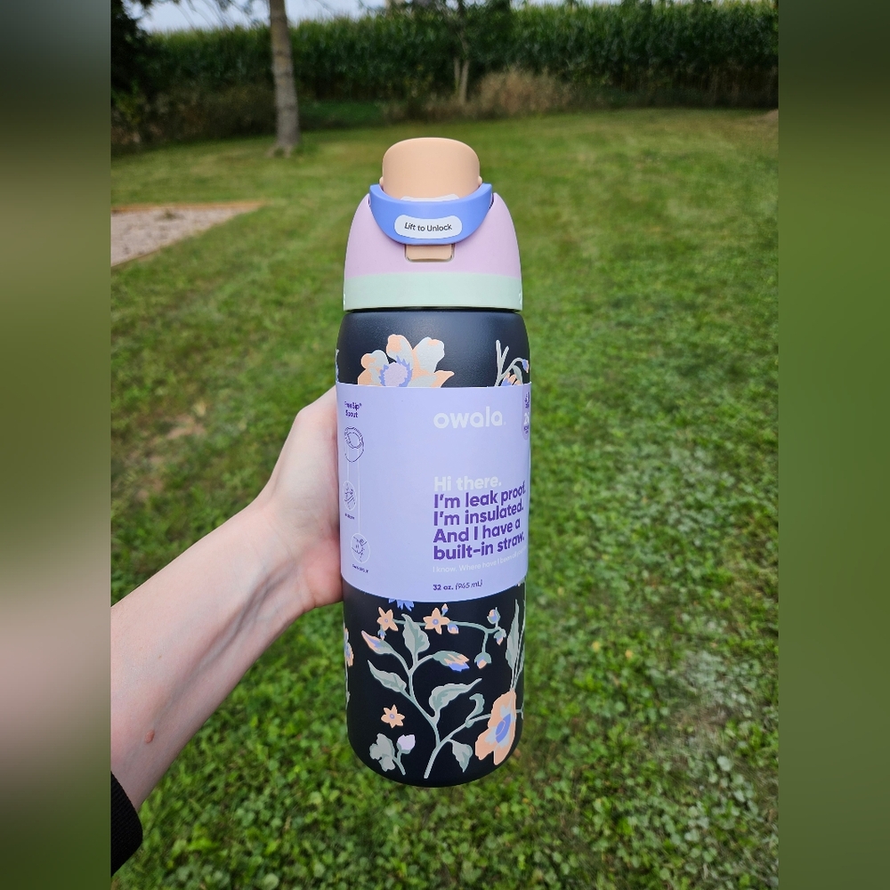 Owala 32 Oz Freesip Midnight Garden